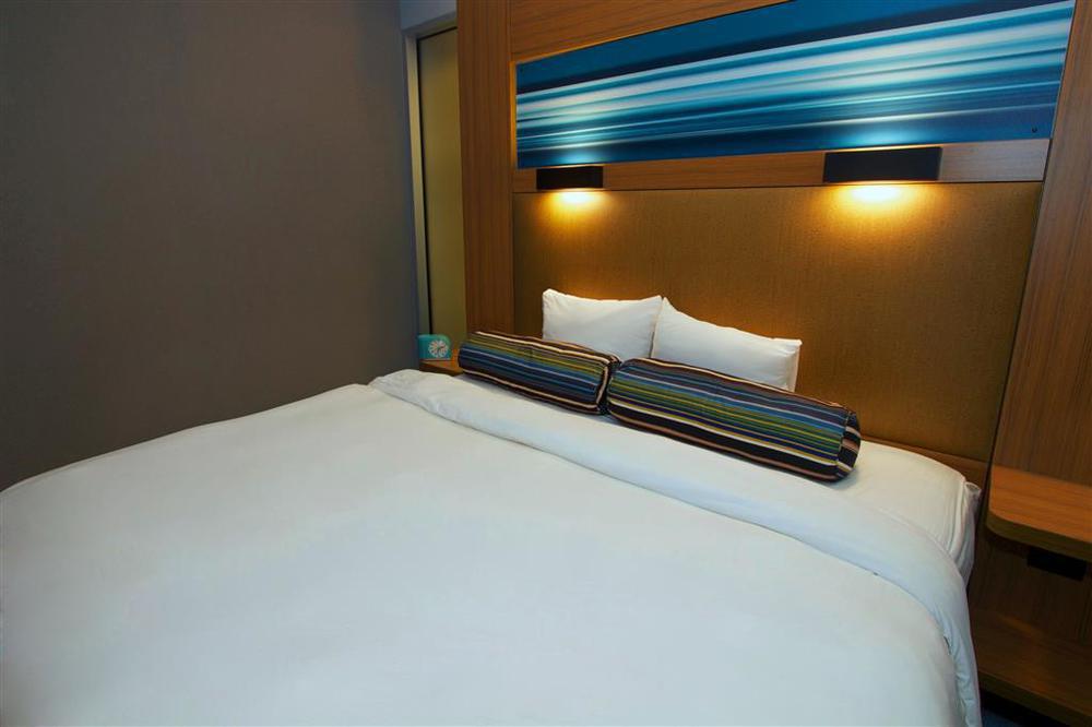 Отель Aloft Tulsa Downtown Номер фото