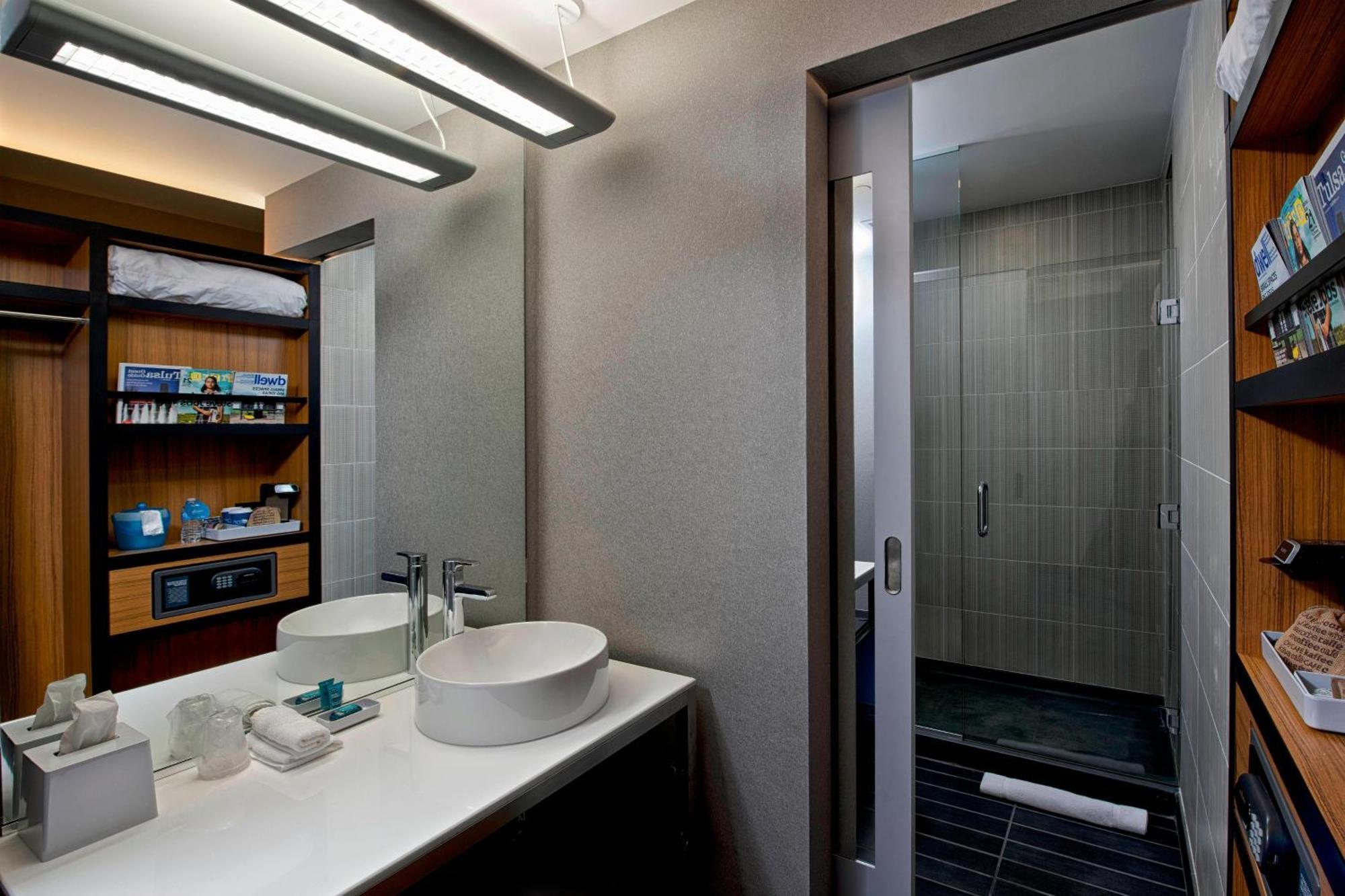 Отель Aloft Tulsa Downtown Экстерьер фото