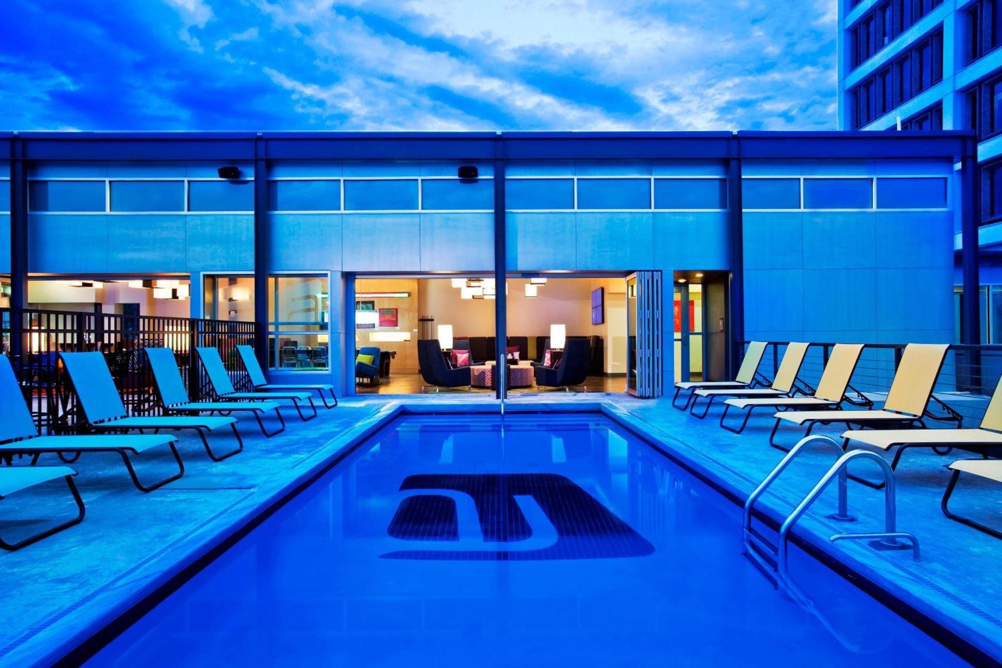 Отель Aloft Tulsa Downtown Экстерьер фото