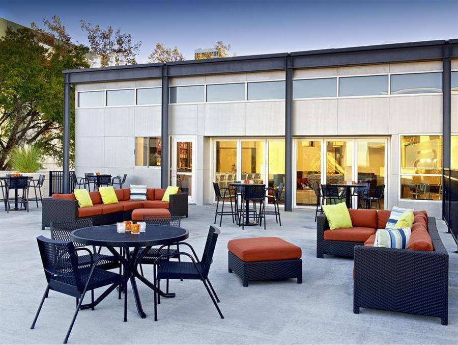 Отель Aloft Tulsa Downtown Экстерьер фото